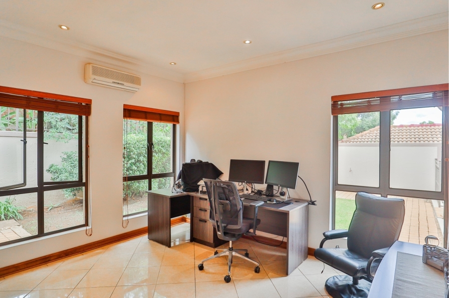 5 Bedroom Property for Sale in Xanadu Eco Park North West